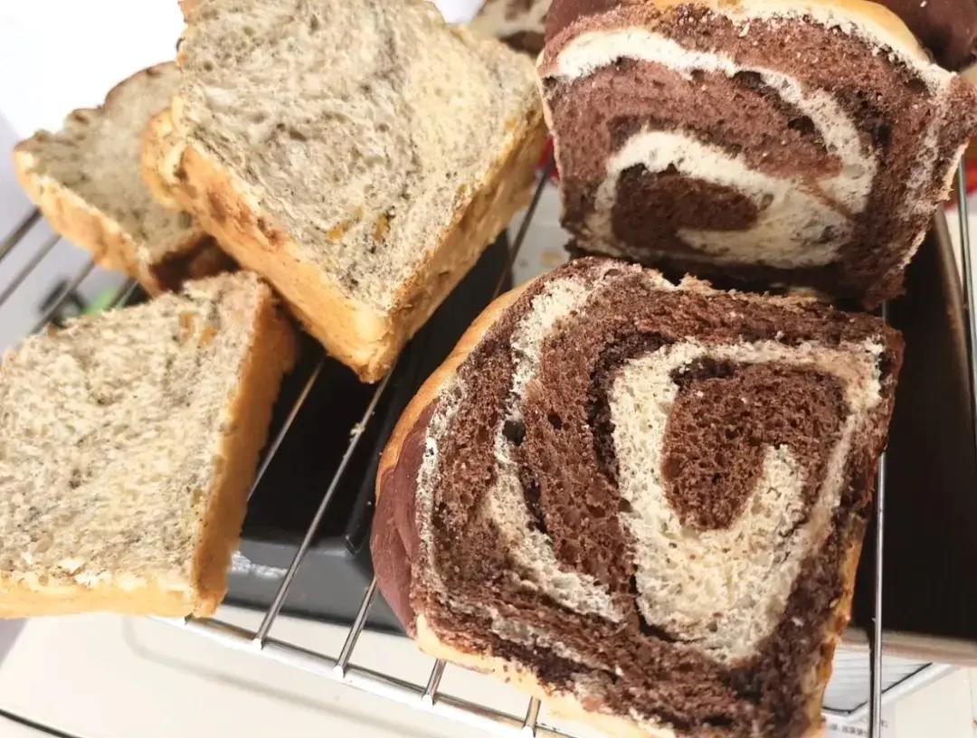 可可奶酥双色吐司🍞好看又好吃🍫巧克力脑袋爱
了