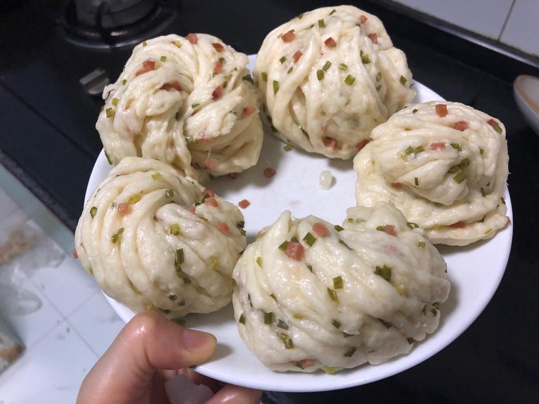 最好吃的火腿葱香花卷—附让葱不变黄的小窍门