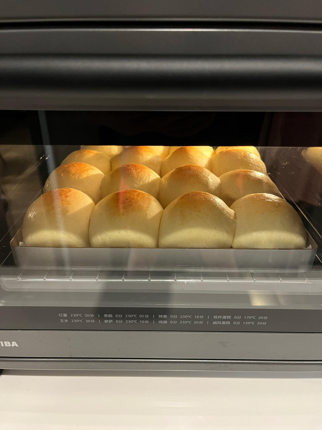 一次就成功，喧软好吃的淡奶油小餐包～