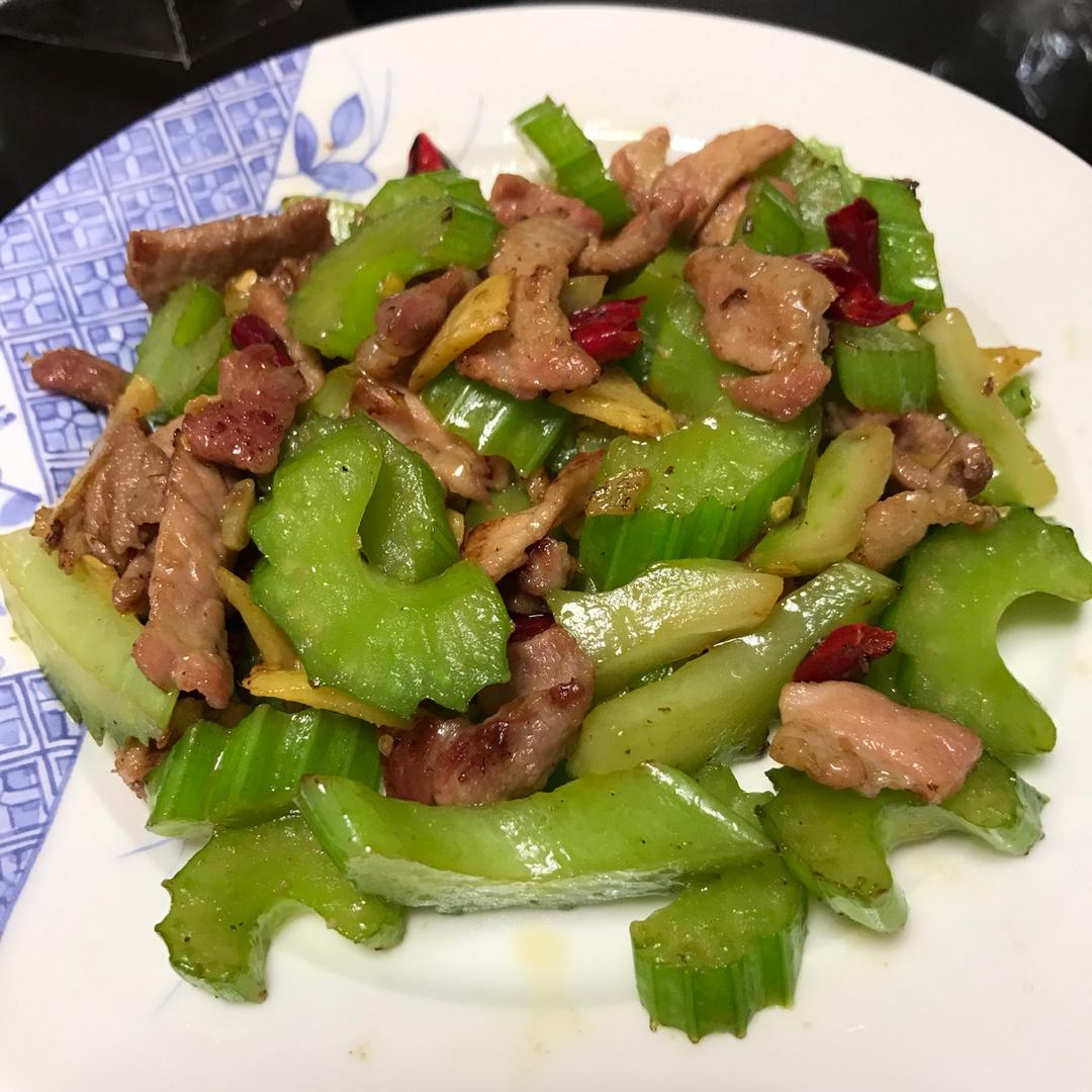 芹菜炒肉