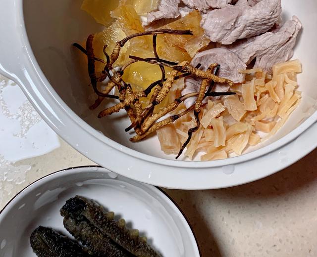 增强免疫力抵抗力——冬冬虫夏草鱼胶海参日本元贝腱子肉汤的做法