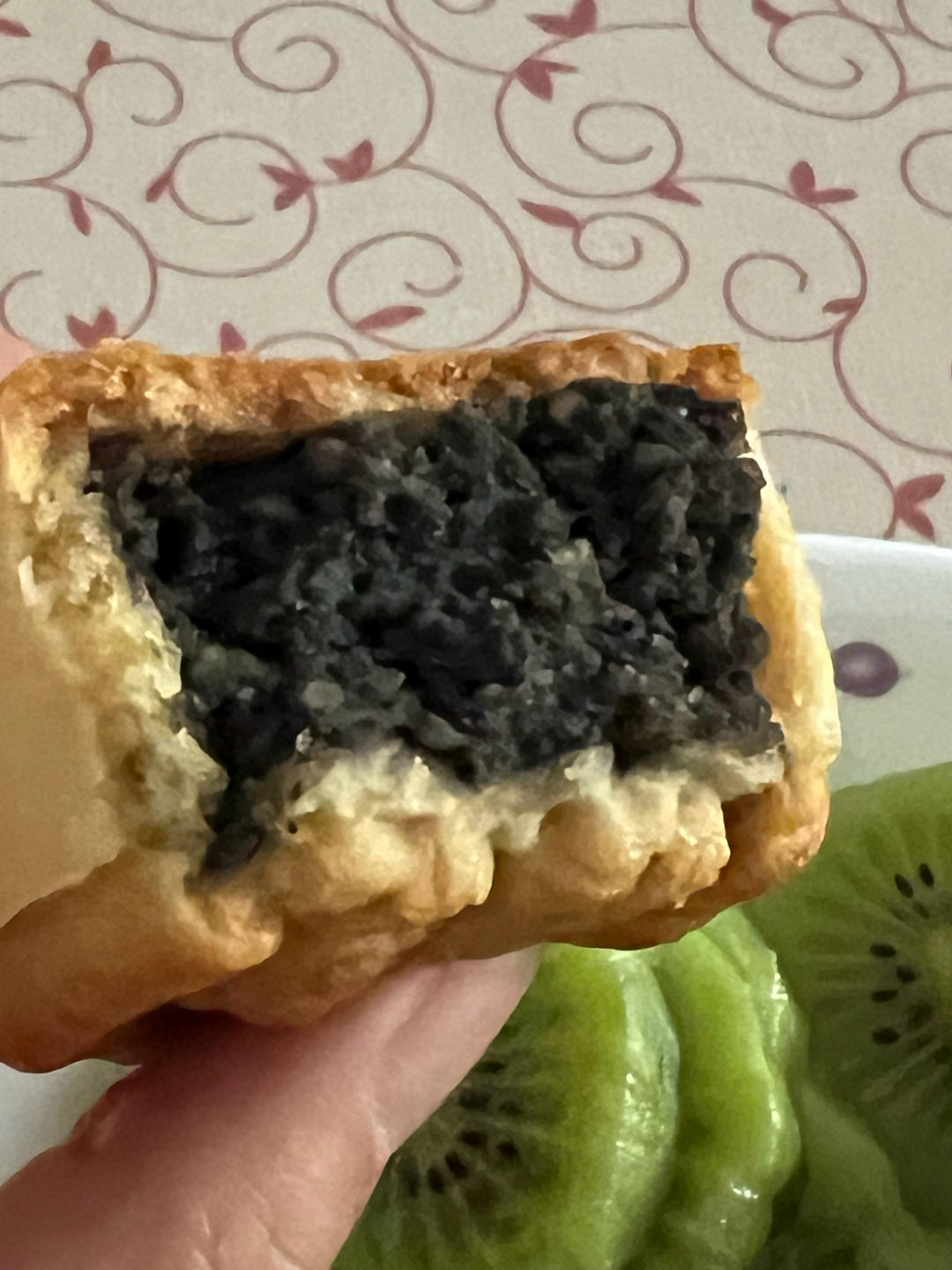 广式月饼—蛋黄芝麻月饼