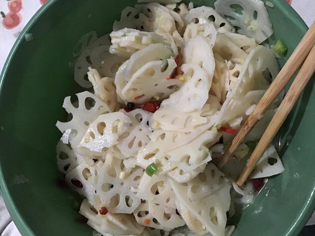 又白又脆的凉拌莲菜