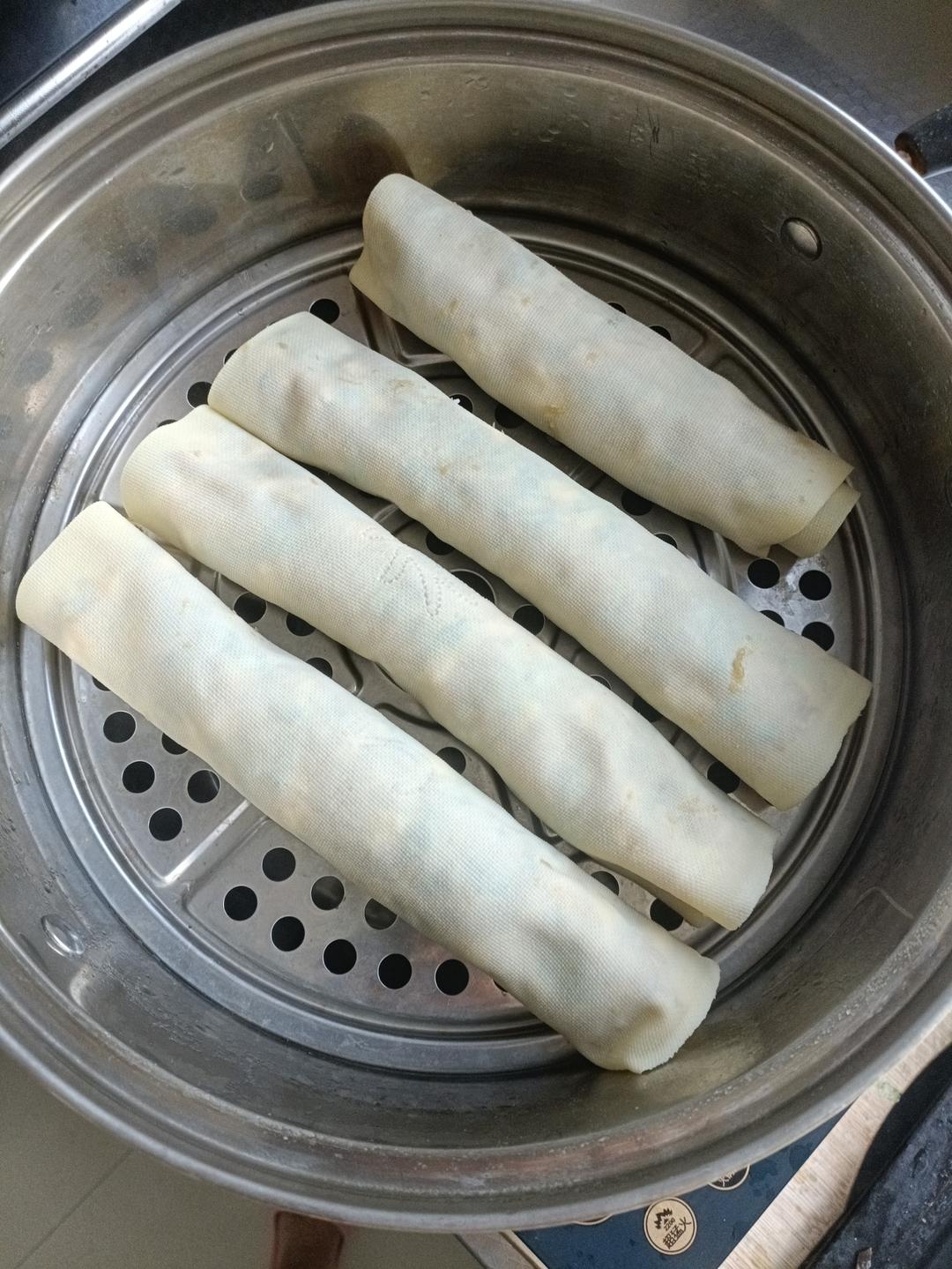 减脂版花式鸡胸肉做法告别水煮鲜美多汁-鸡胸肉豆腐卷