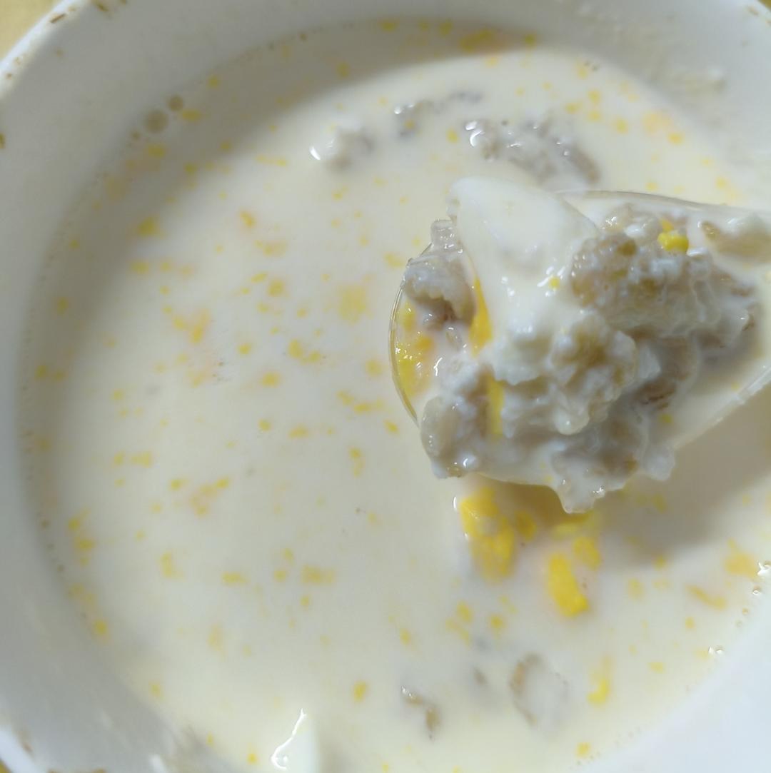 牛奶鸡蛋燕麦片
