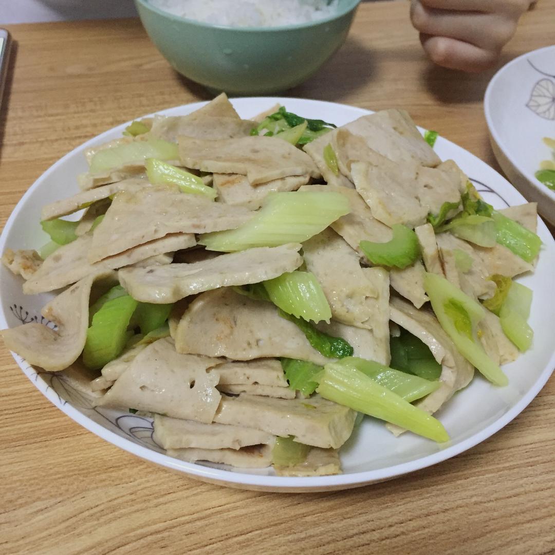 芹菜炒肉