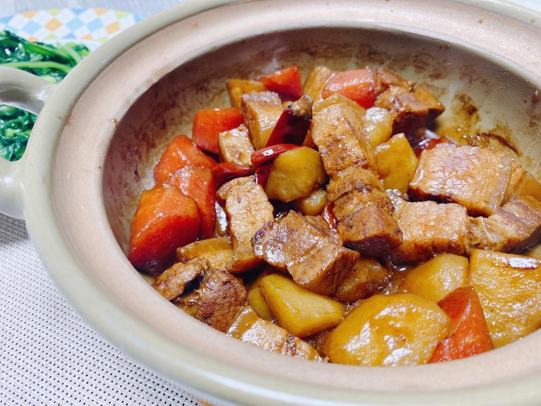 红烧肉炖土豆