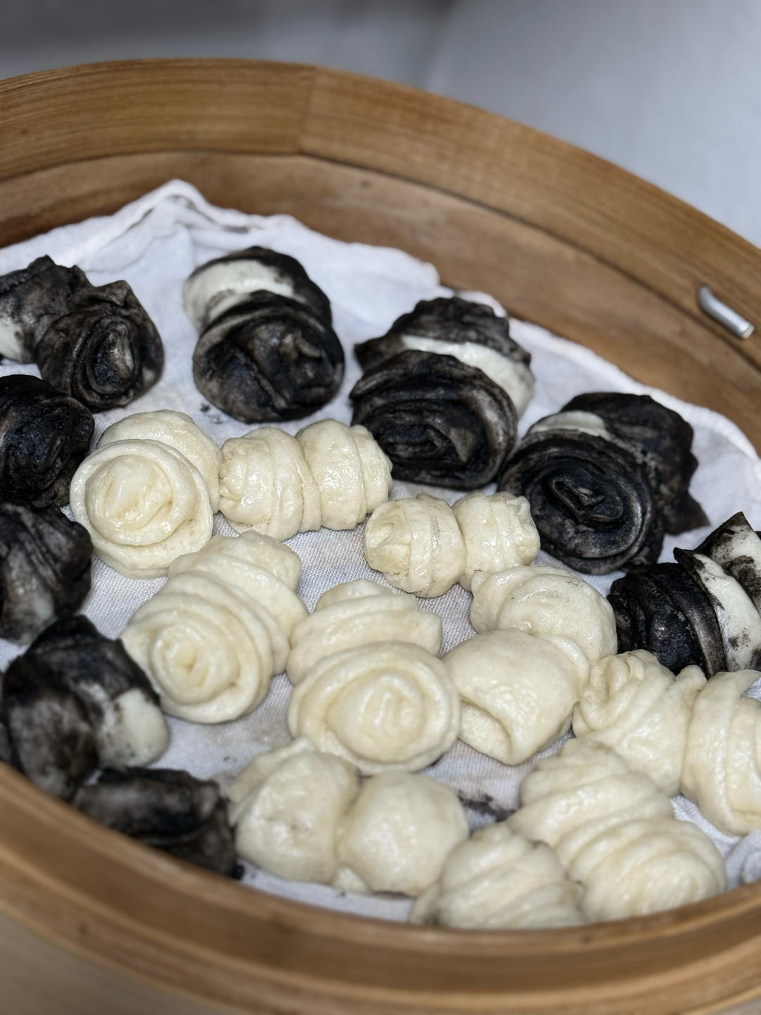 🌺椒盐葱香花卷🌺（操作简单，好吃又好看）