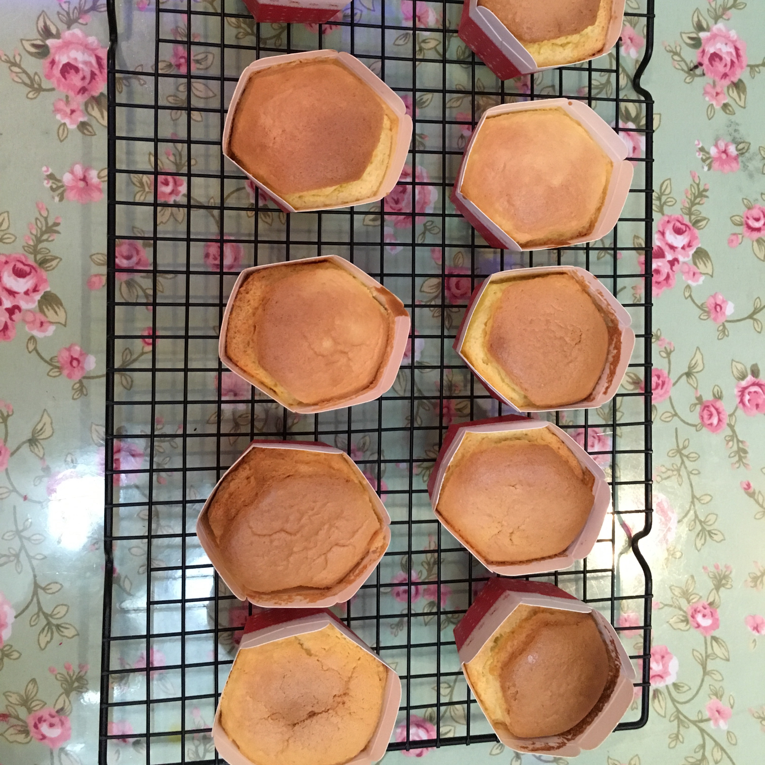 软绵绵的纸杯蛋糕