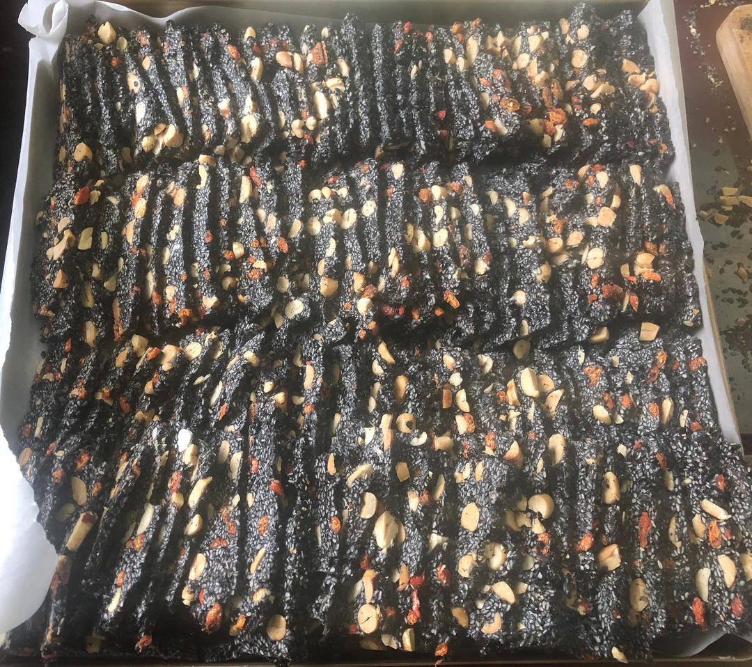 枸杞核桃花生黑芝麻片