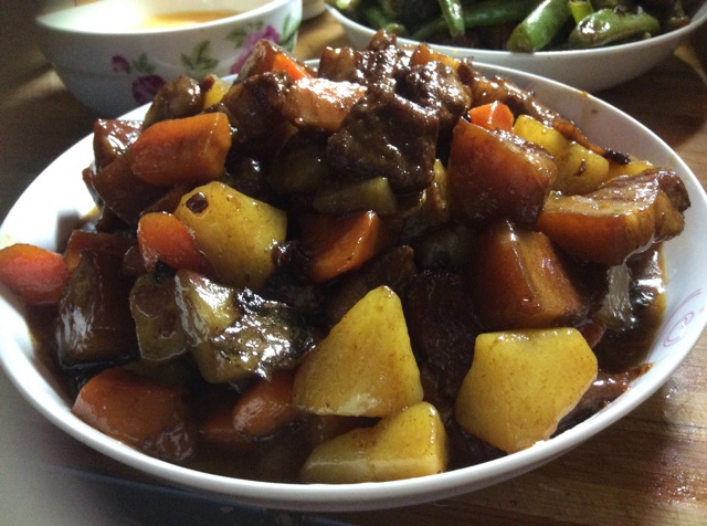 土豆胡萝卜炖肉