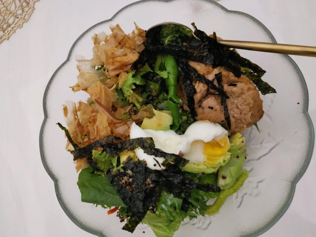 牛油果温泉蛋拌饭