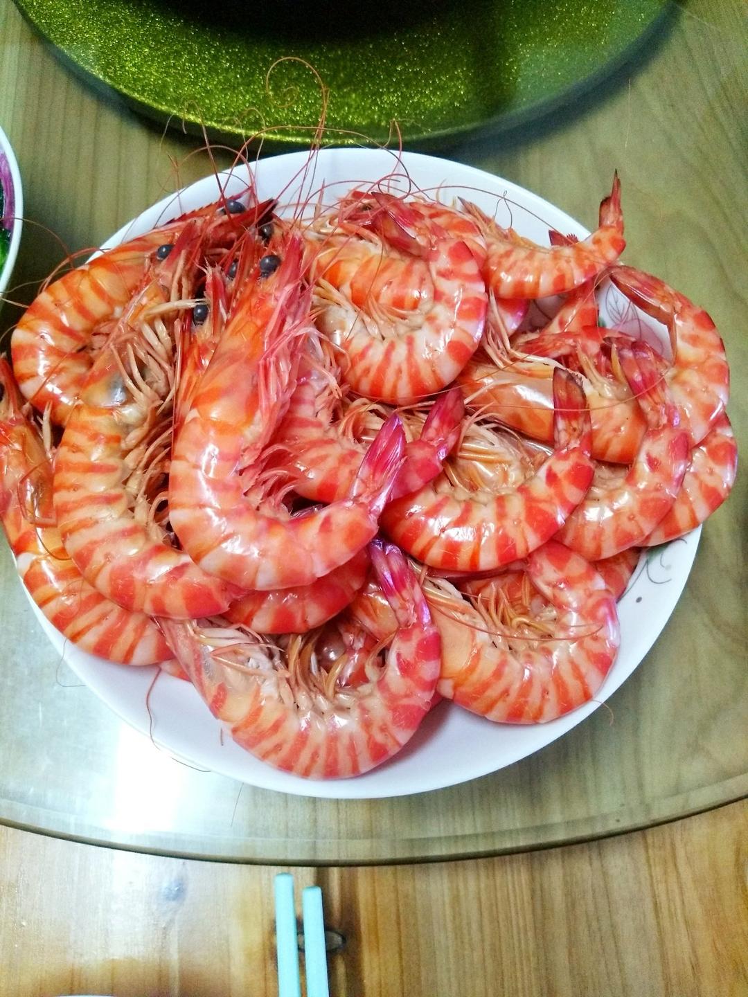 浪漫芳的家常菜做的白灼斑节虾