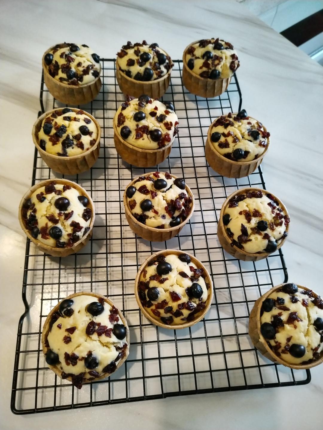 不用打发蛋清，搅一搅就能做的蔓越莓马芬蛋糕！