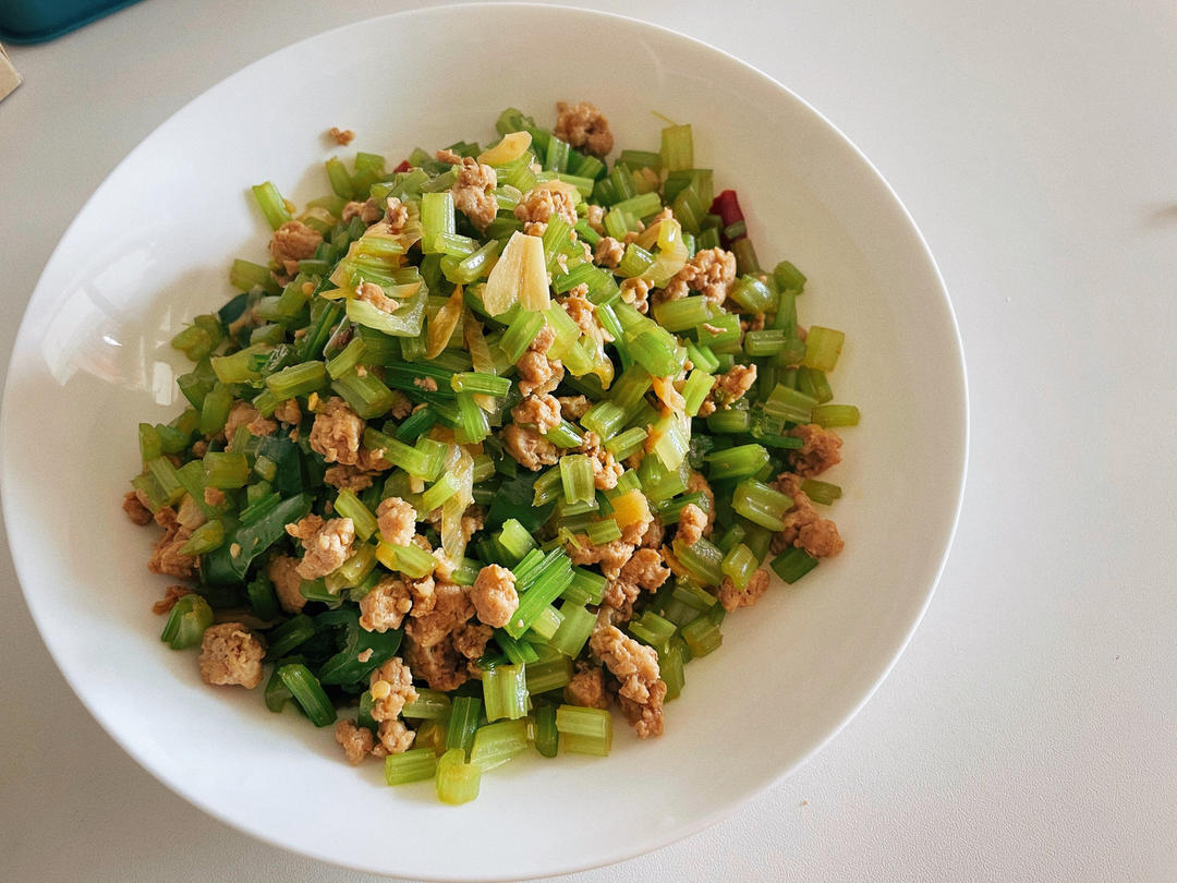 芹菜牛肉末「下饭神器」