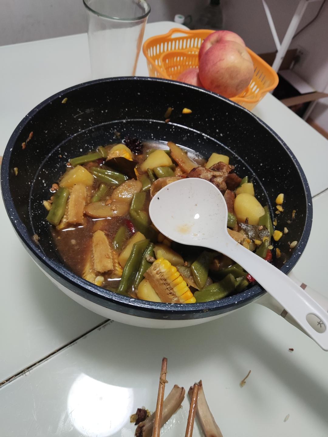 东北四大炖的排骨炖豆角
