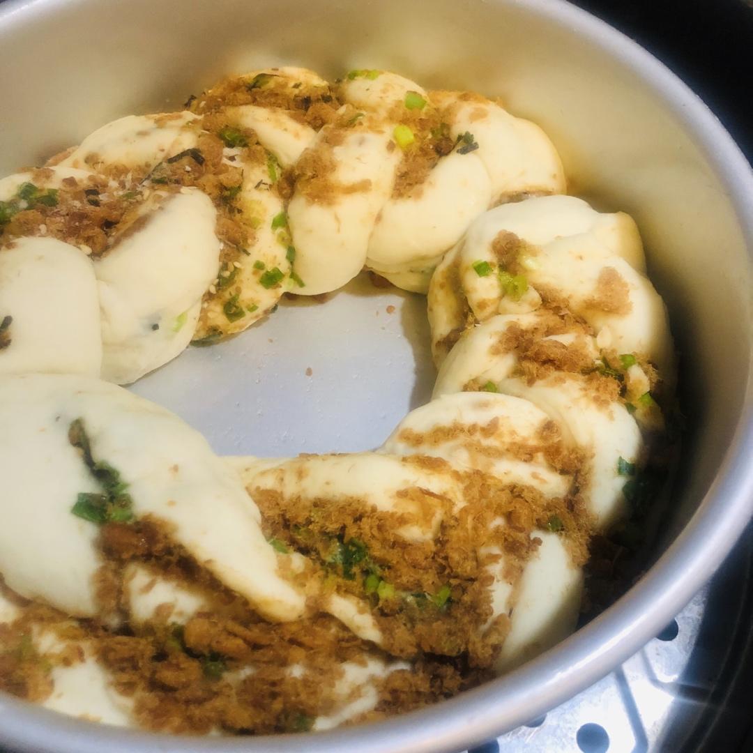 手撕肉松面包