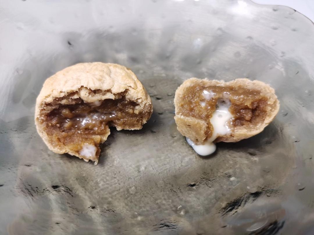 生椰拿铁流心月饼