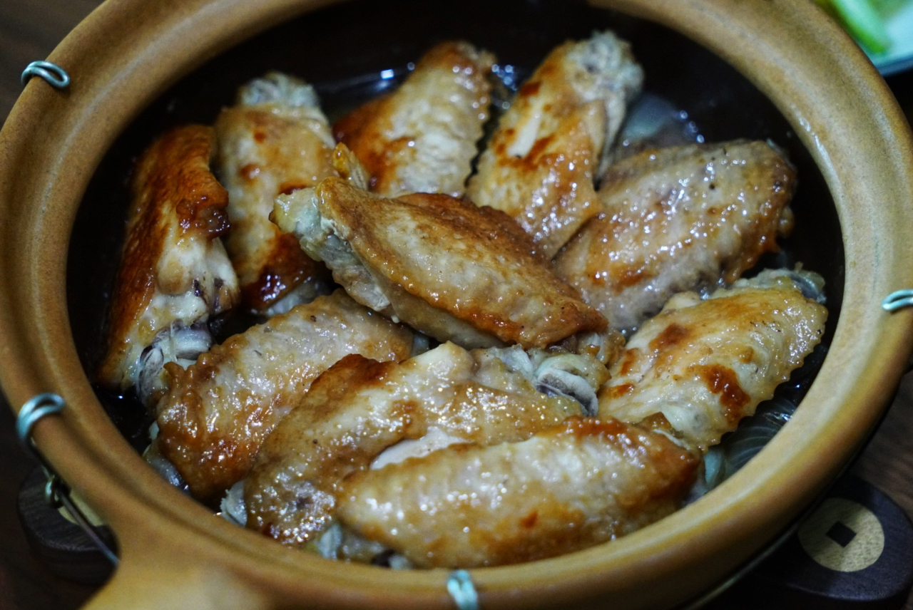 沙姜盐焗鸡翅中的做法
