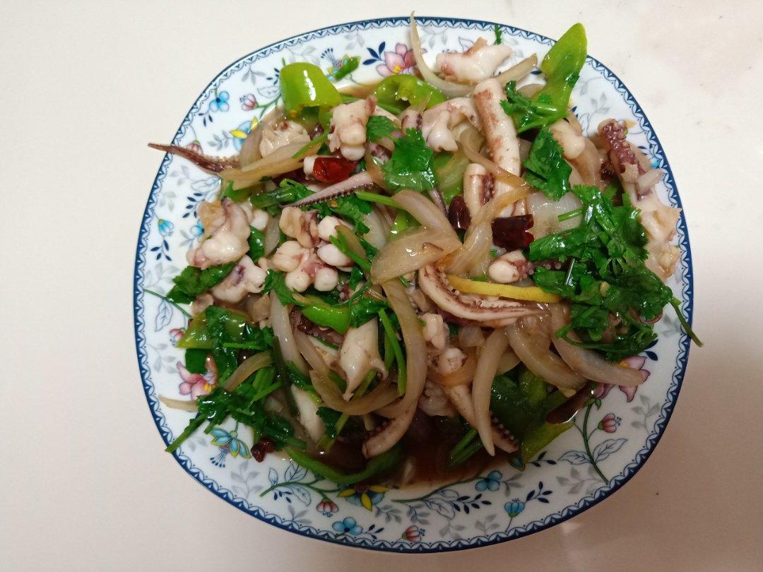 洋葱炒鱿鱼须