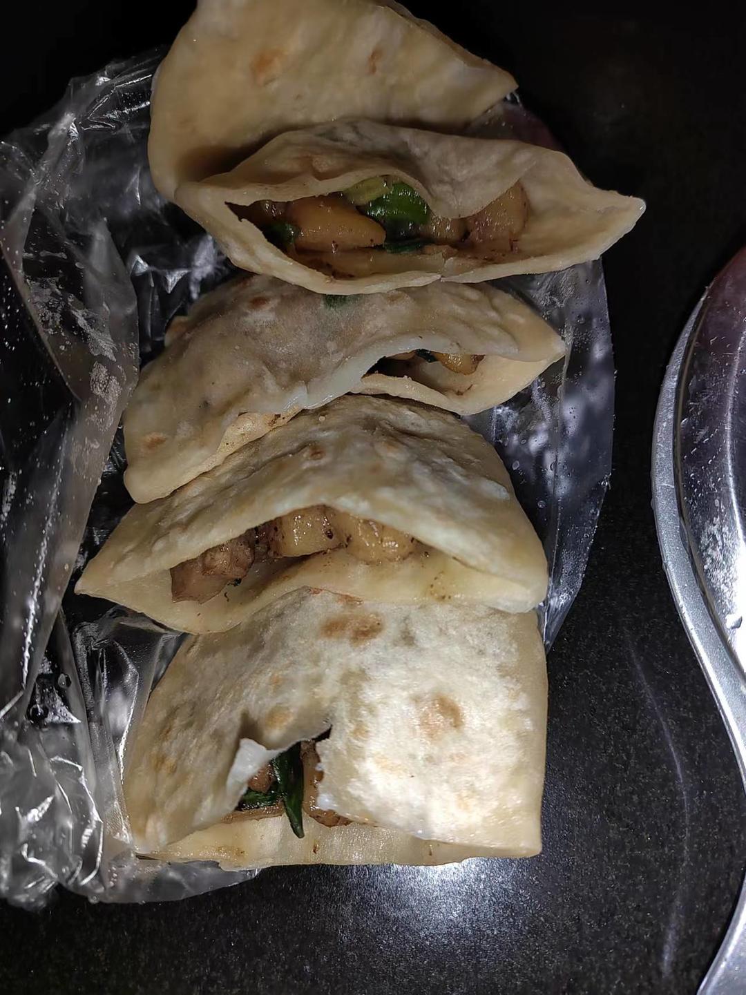 半烫面的口袋饼｜装啥都好吃