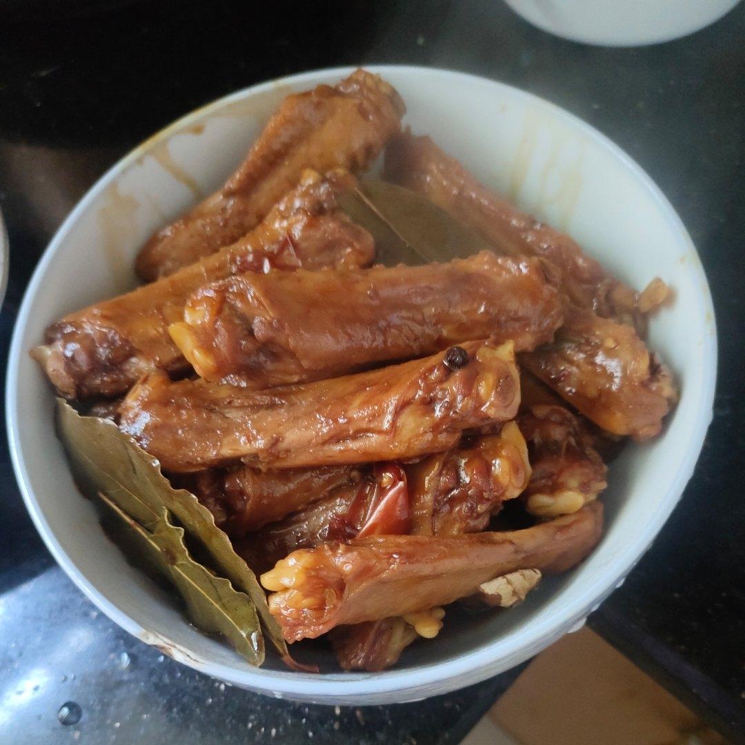 自制周黑鸭卤鸭翅鸭锁骨甜辣