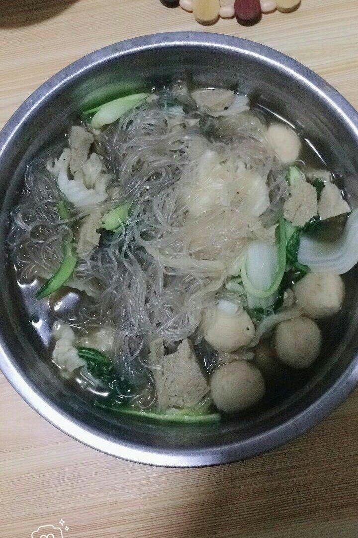 砂锅白菜鱼丸粉丝汤