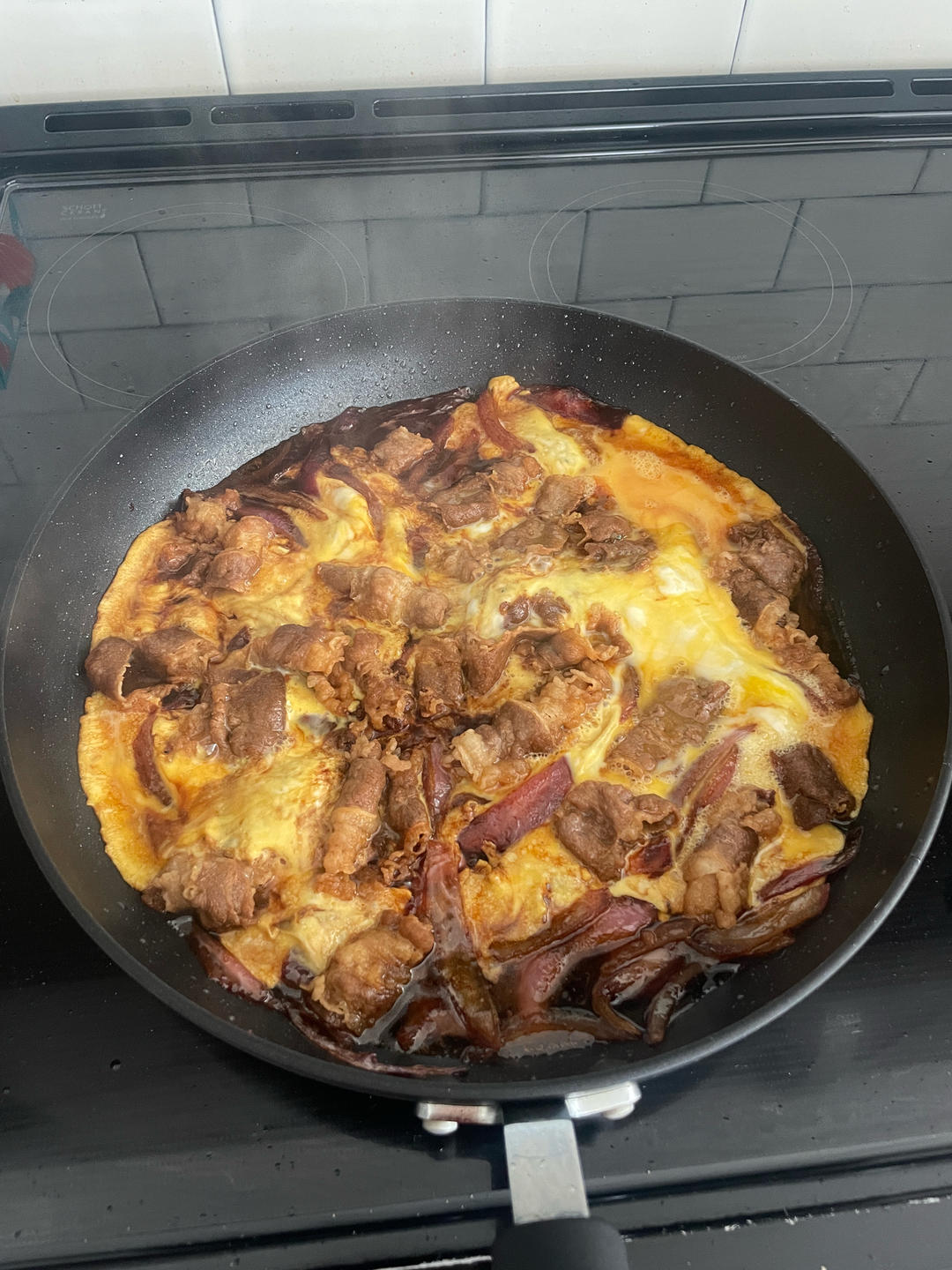 洋葱滑蛋肥牛卷/饭。一个人也要好好吃饭