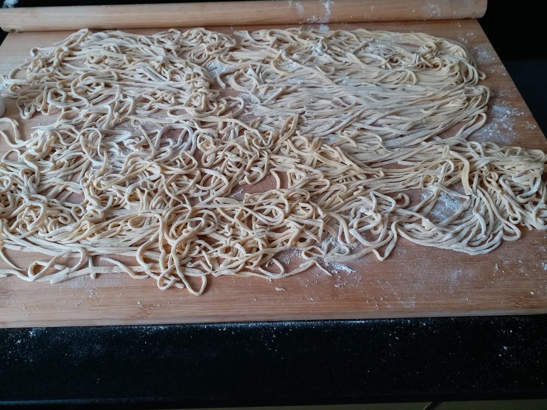 足打手擀刀切面-全手工太好吃了！