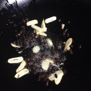 豆豉炒花菜的做法 步骤3