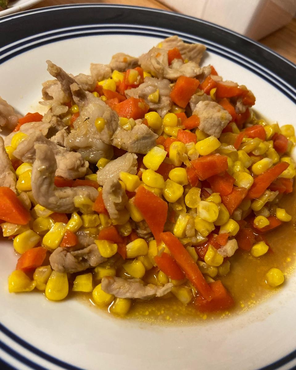 玉米胡萝卜炒肉沬