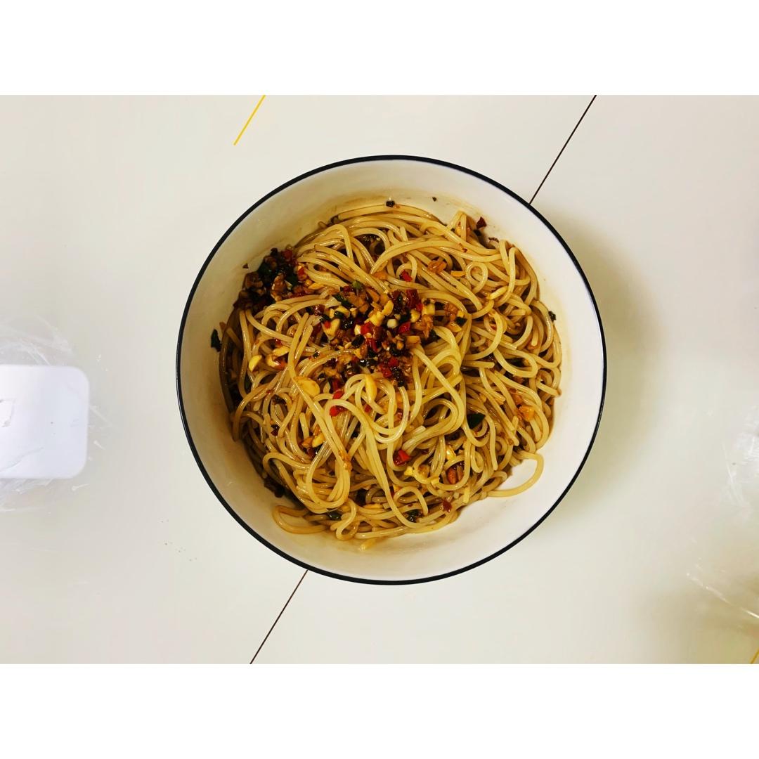 【南昌拌粉】穷对付有门道，没肉没菜能吃饱！