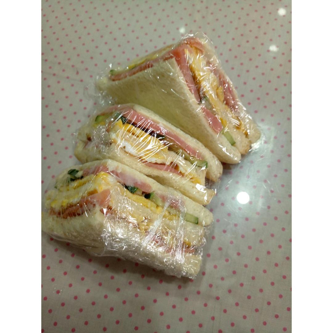 早餐三明治