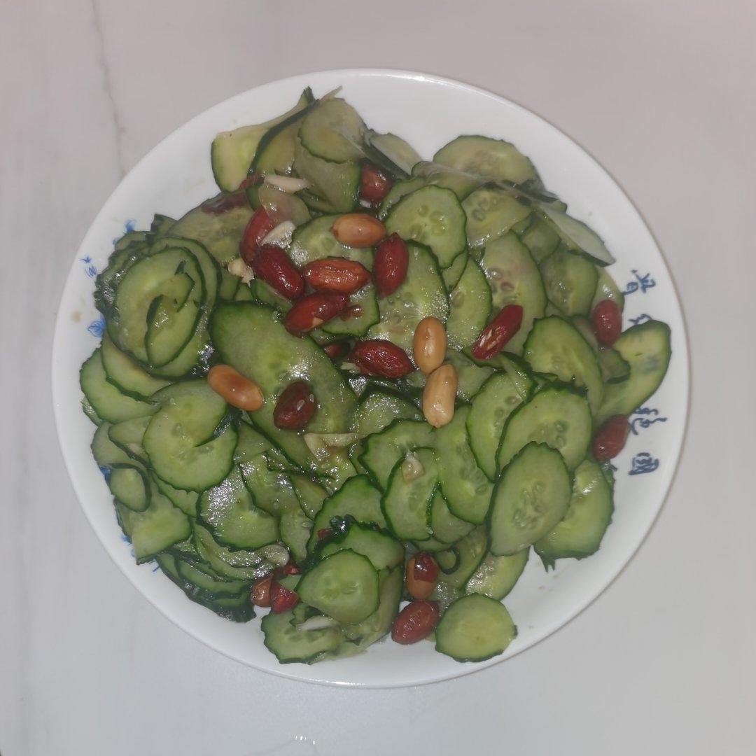 夏季简单快速凉拌黄瓜