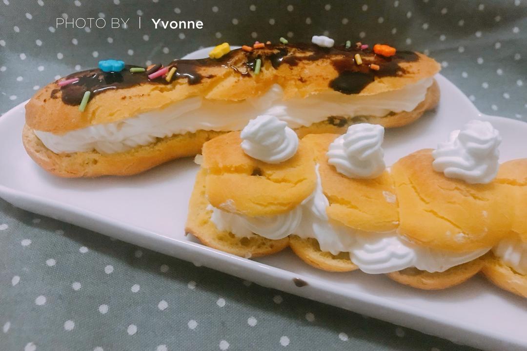 巧克力闪电泡芙（Eclair）