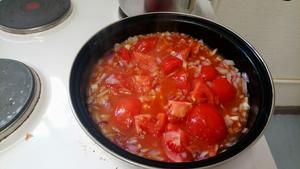 蒜香番茄肉丸意大利面的做法 步骤5