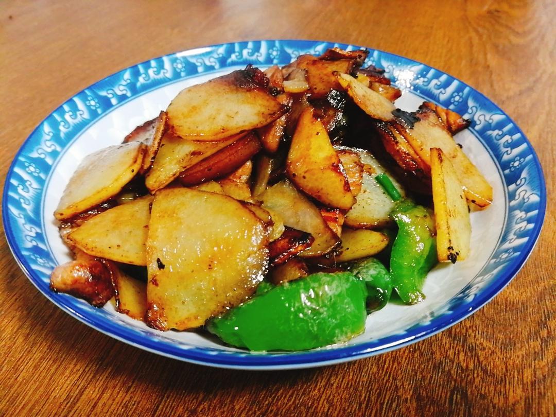五花肉干煎土豆