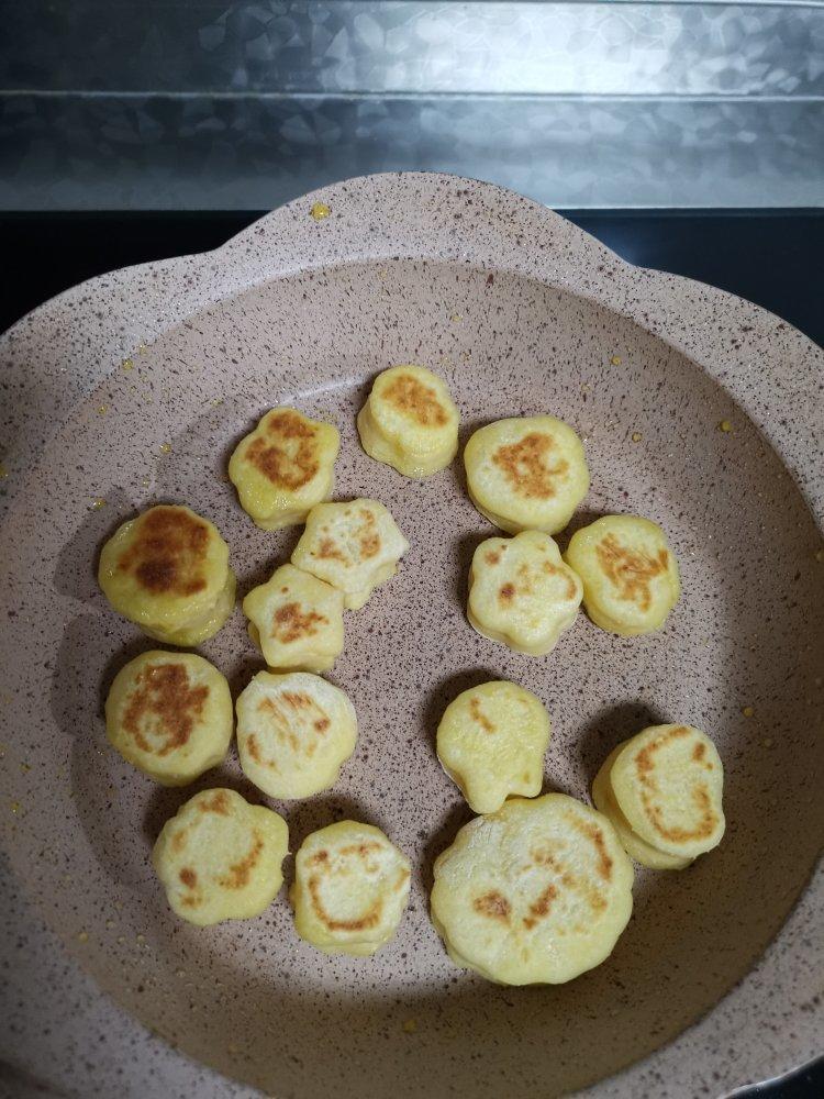 松软养胃的山药饼      （高营养低热量）