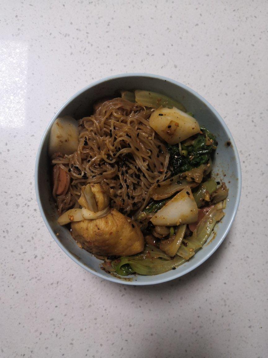 比麻辣烫好吃百倍的麻辣拌，浓郁鲜香麻辣又上瘾