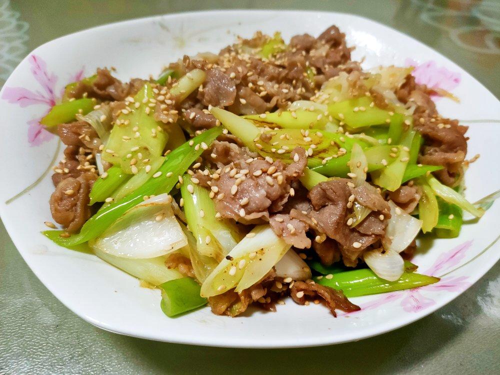 炒了20多年的葱爆羊肉