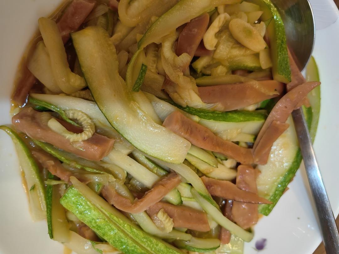 家常菜：小炒西葫芦