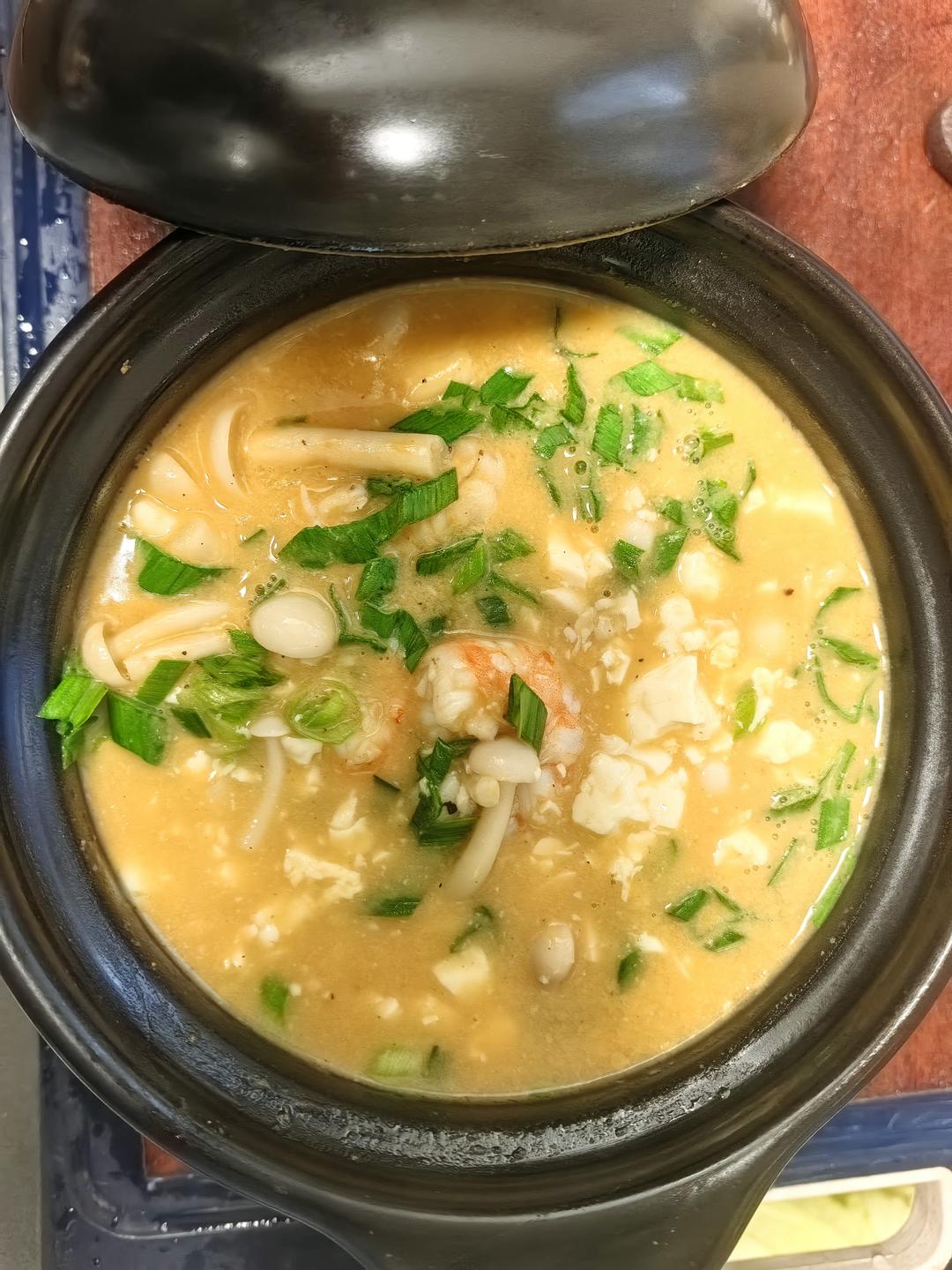 鲜掉眉毛！咸蛋黄鲜虾豆腐｜天冷煮一锅，暖胃又舒心