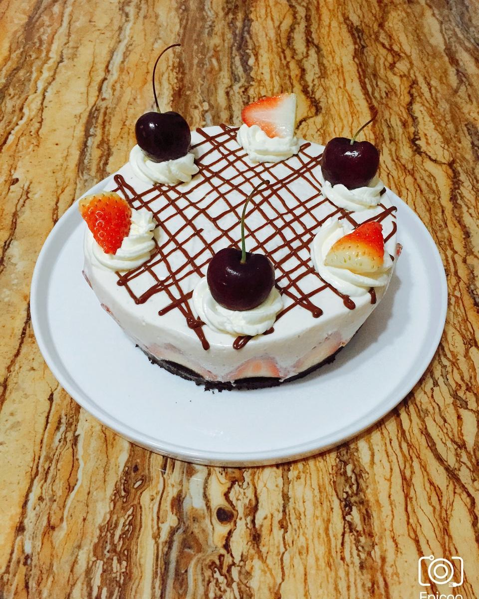 巧克力草莓慕斯蛋糕