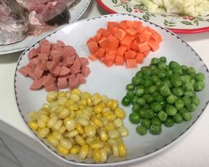 最美年夜饭-🎋翠竹报春节节高🥒（黄瓜玉米火腿鸡丁沙拉）的做法 步骤5