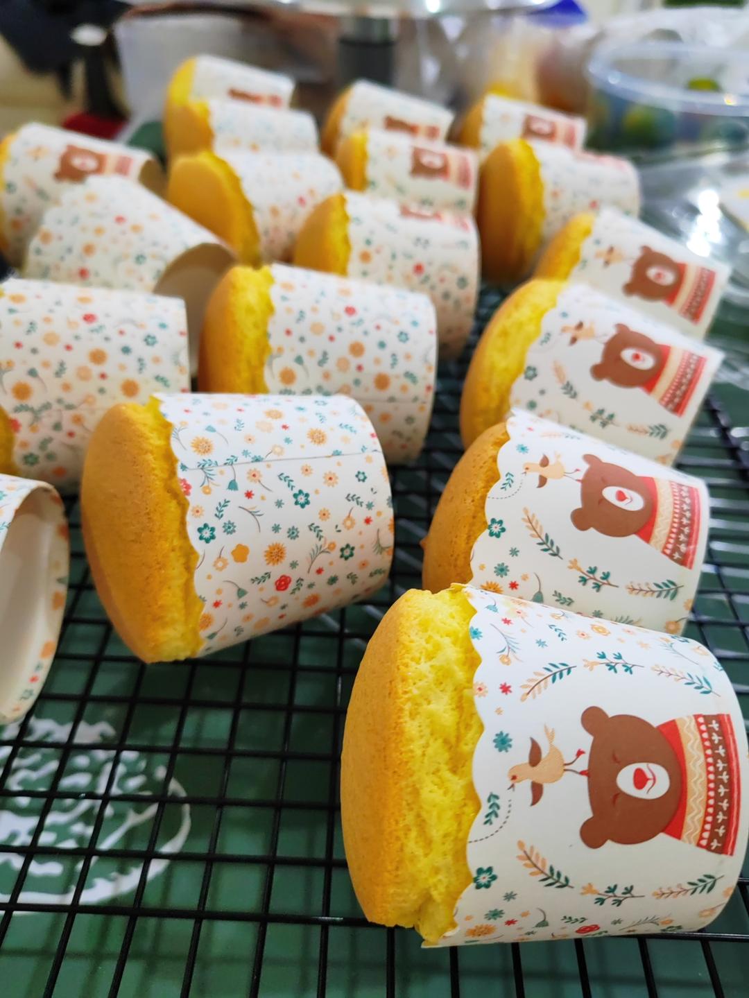 纸杯蛋糕 8寸戚风蛋糕的量