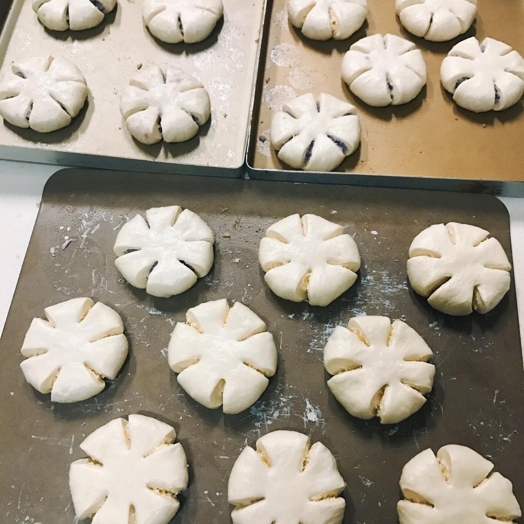 软噗噗的香芋小包