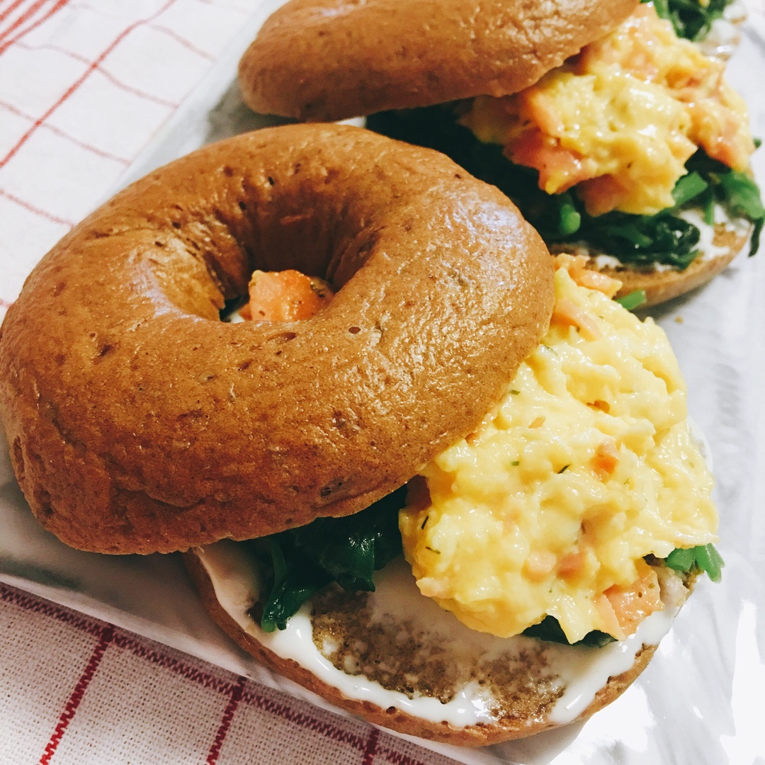 洋葱酥黑麦贝果