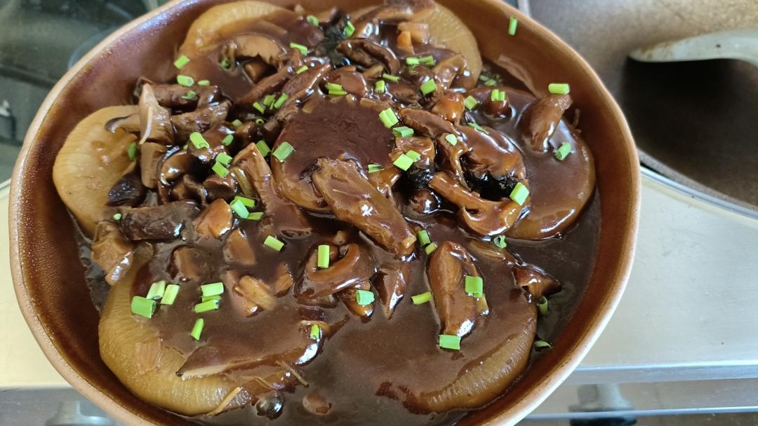 比肉好吃的【鲍汁萝卜煲】，成本5元，热乎饱全家！