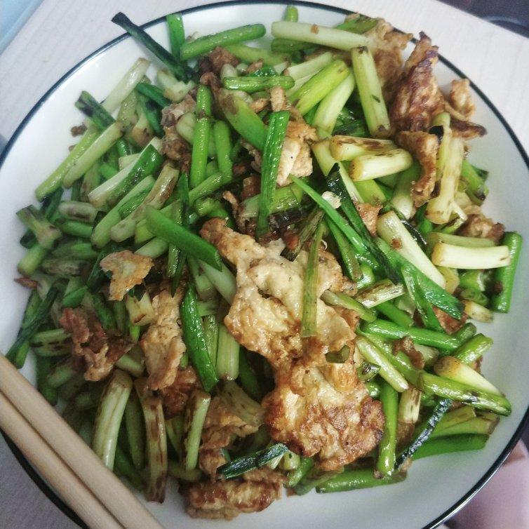 蒜苔炒鸡蛋（十分钟搞定一顿饭）