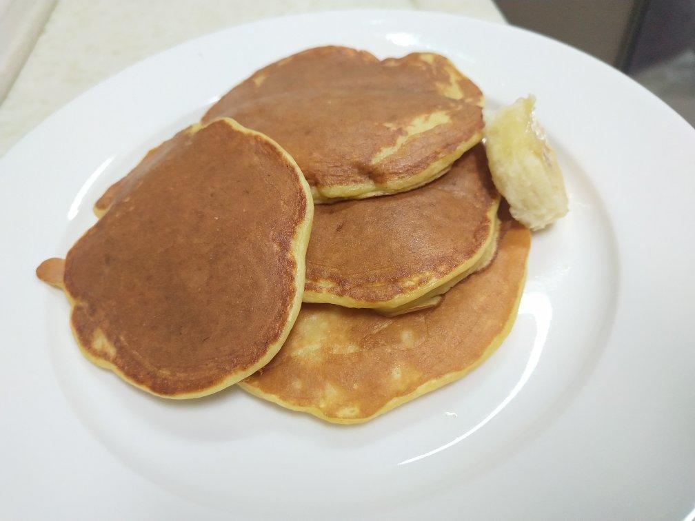 【减脂早餐】无油香蕉松饼（超简单）